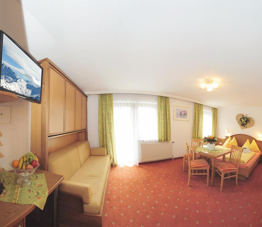 Pension Grafleiten Saalbach-Hinterglemm Ruang foto